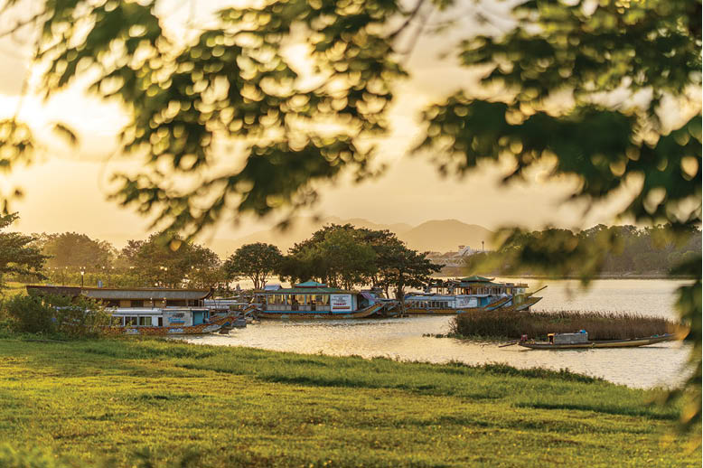 Hue in the changing season