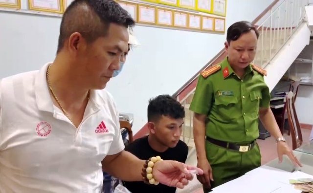 Bắt đối tượng tàng trữ 720 viên ma túy