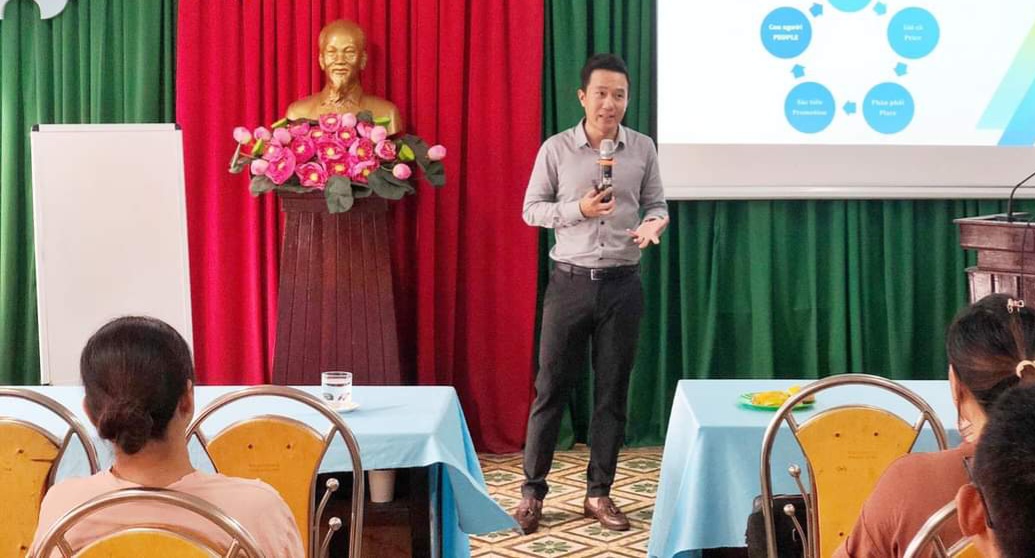 Chăm sóc khách hàng bằng lòng hiếu khách