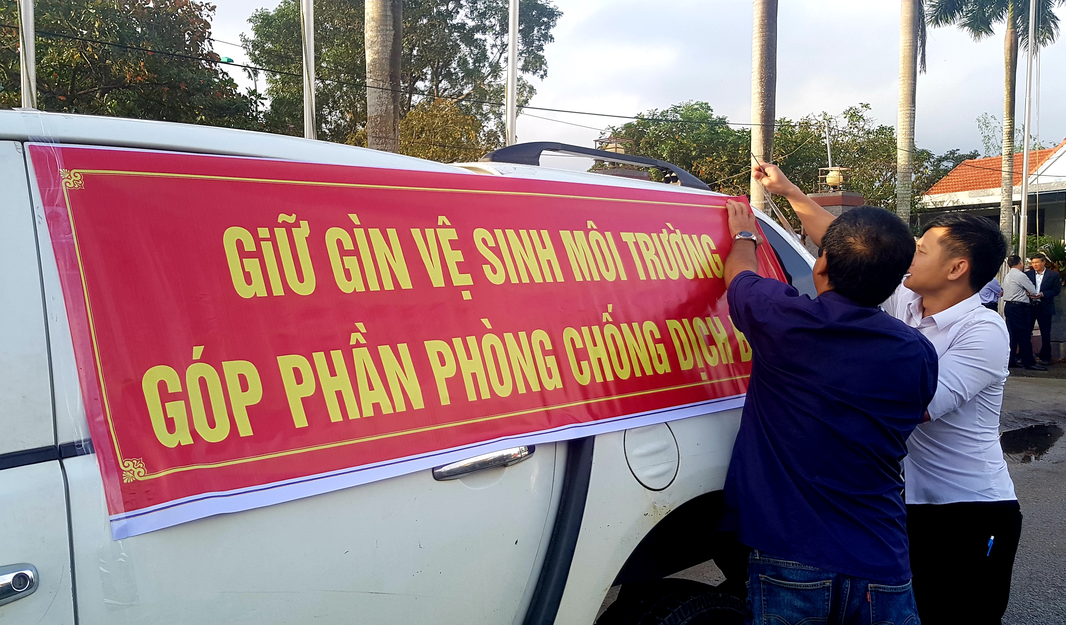 Phát động phong trào “Vệ sinh yêu nước, nâng cao sức khỏe nhân dân”