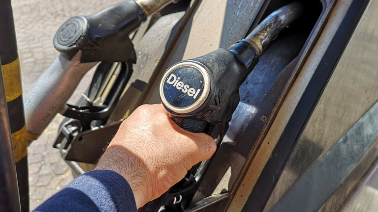 EU tích trữ dầu diesel của Nga trước lệnh cấm