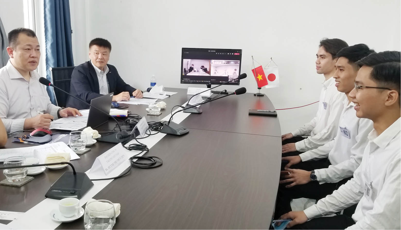 Khi đi được hỗ trợ khi về được săn đón