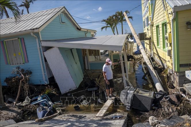 Bloomberg Bão, lũ, cháy rừng gây thiệt hại 260 tỷ USD trong năm 2022