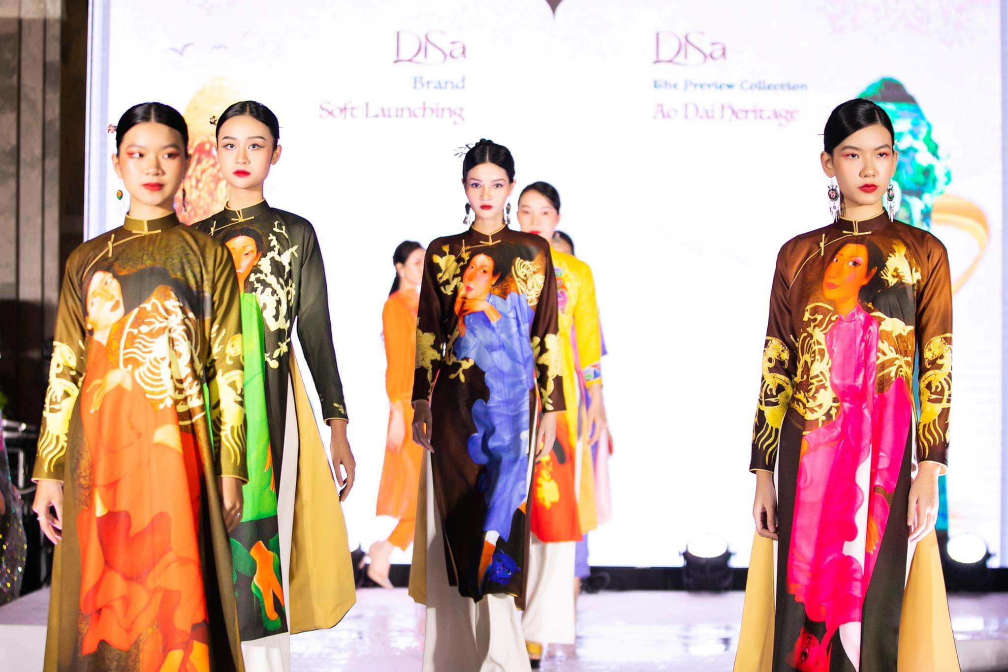 Bringing Ao Dai to international fashion life