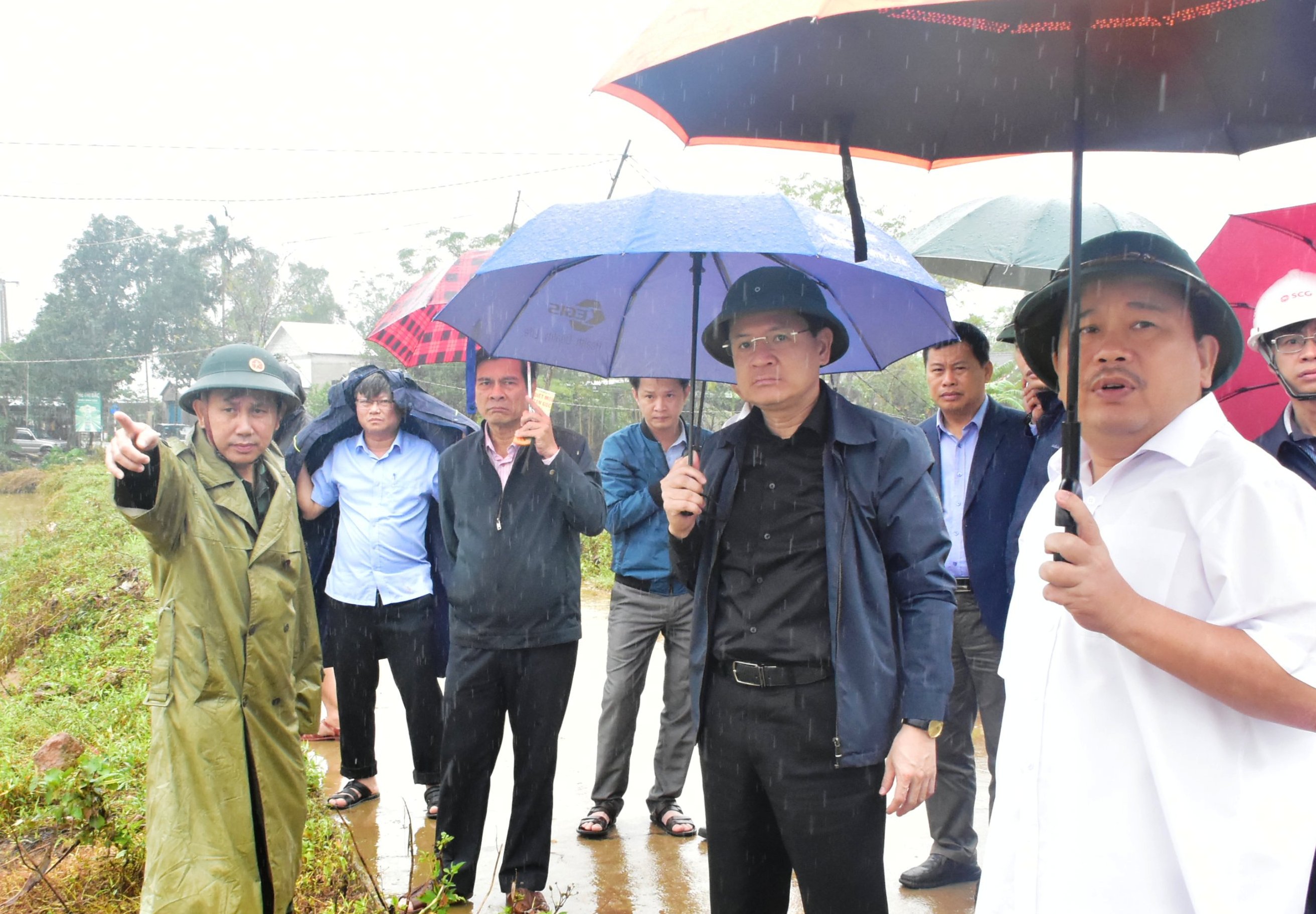 Huy động lực lượng tìm kiếm 2 nạn nhân mất tích