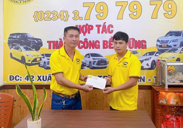 Không phải của mình thì trả lại cho khách