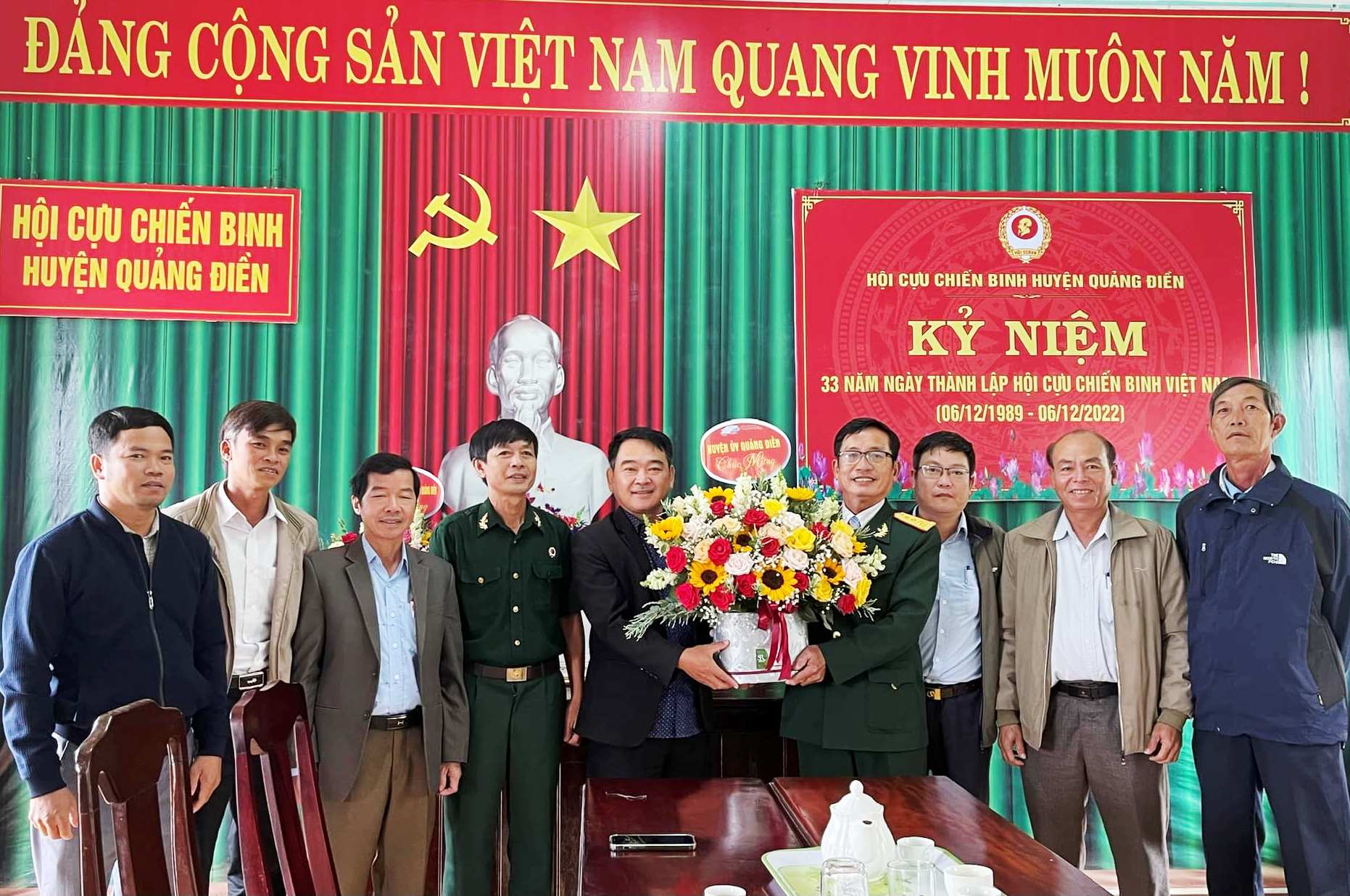 Thăm, chúc mừng Hội Cựu chiến binh Việt Nam huyện Quảng Điền