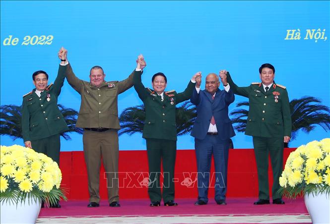 Trao Huân chương của Cộng hòa Cuba tặng các cán bộ Quân đội Việt Nam