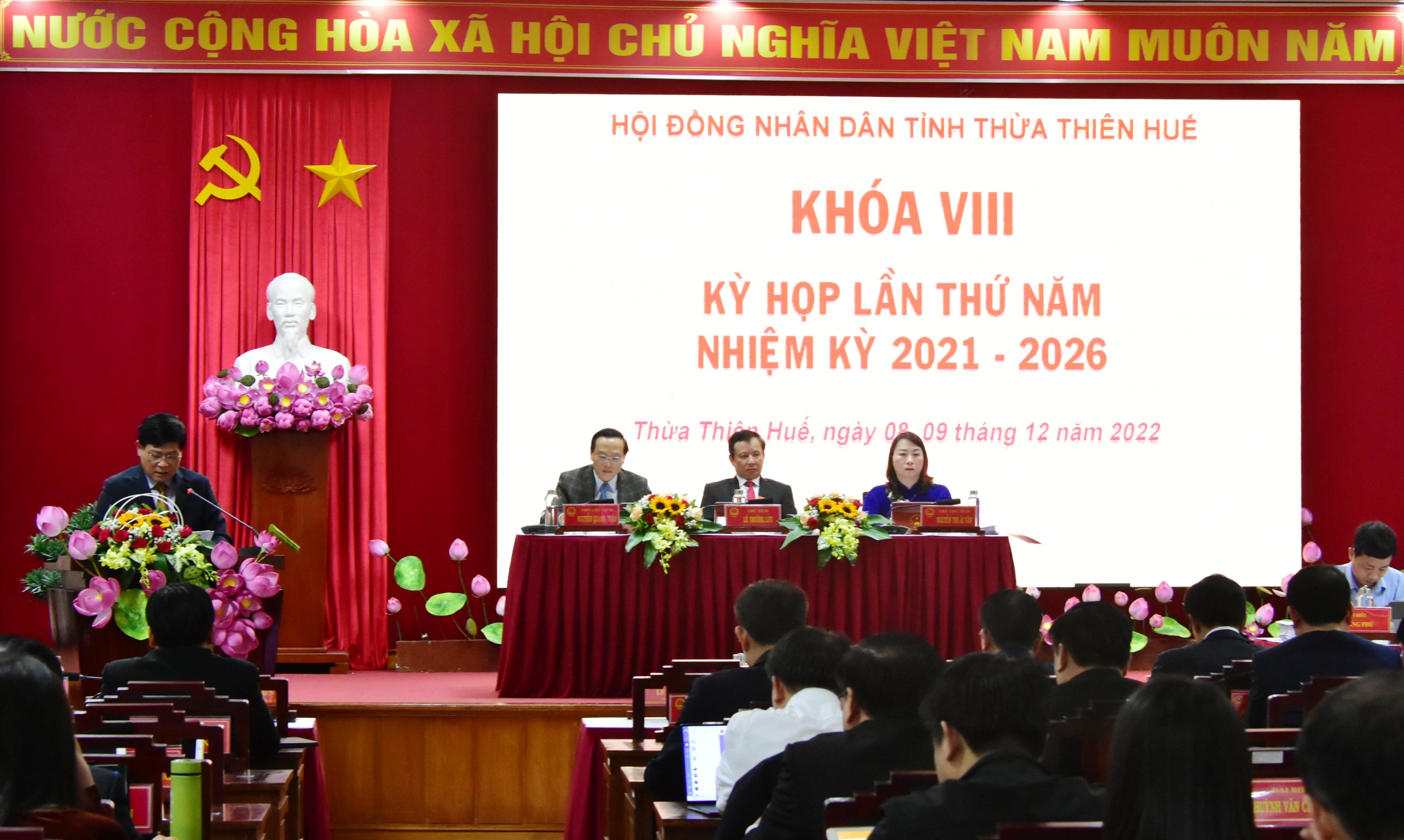 Chất vấn và trả lời chất vấn  Nóng dự án chậm tiến độ, ách tắc giao thông, dịch chuyển nhân lực y tế