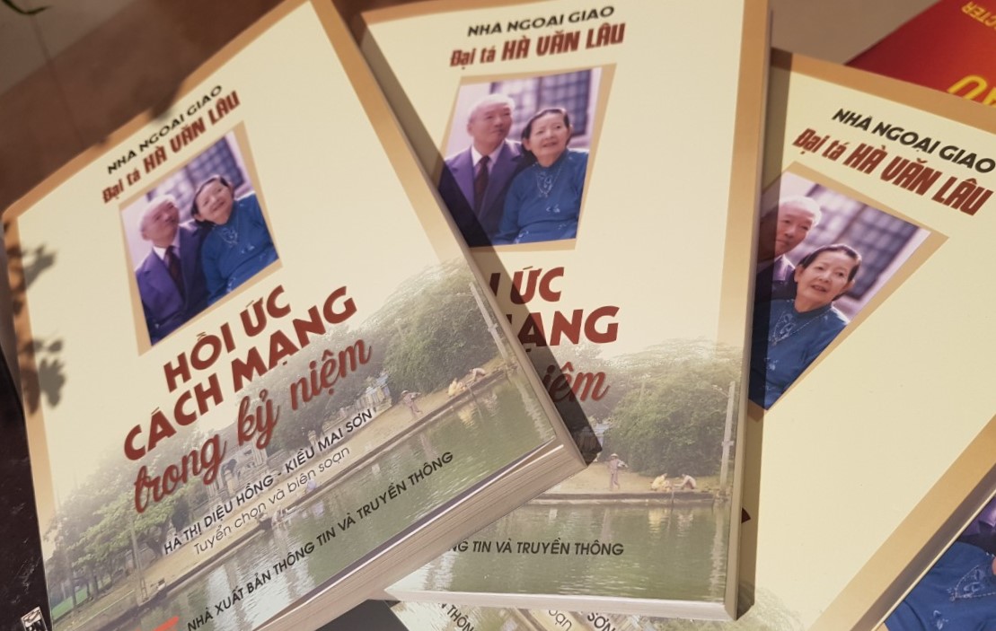 Triển lãm ảnh tư liệu và giới thiệu sách về Đại tá Hà Văn Lâu