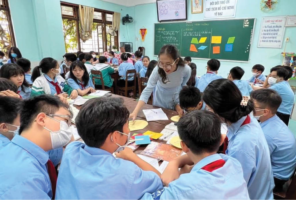 Không dễ quản lý giáo viên và học sinh