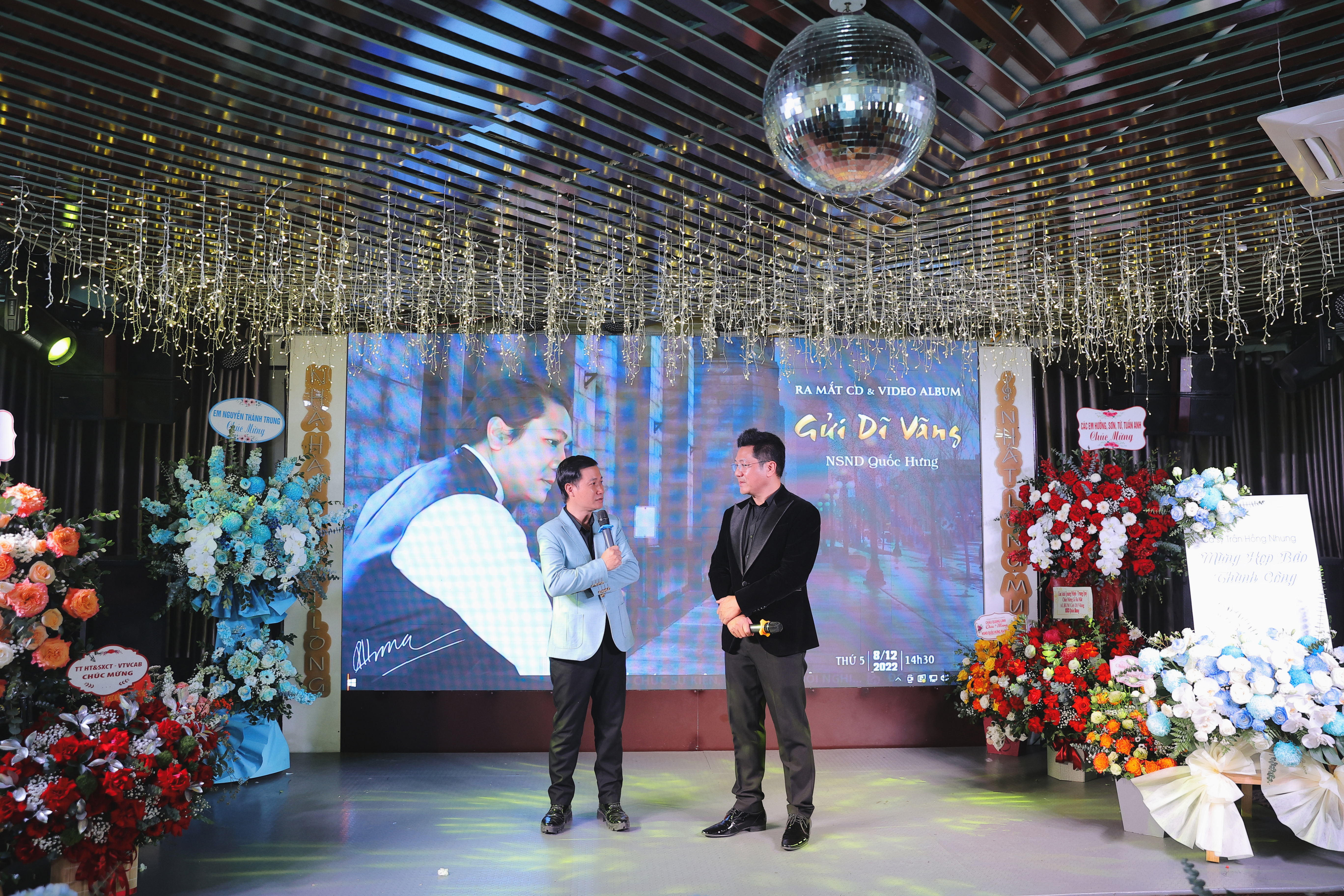 Giọng bass số một Việt Nam bất ngờ hát nhạc tình