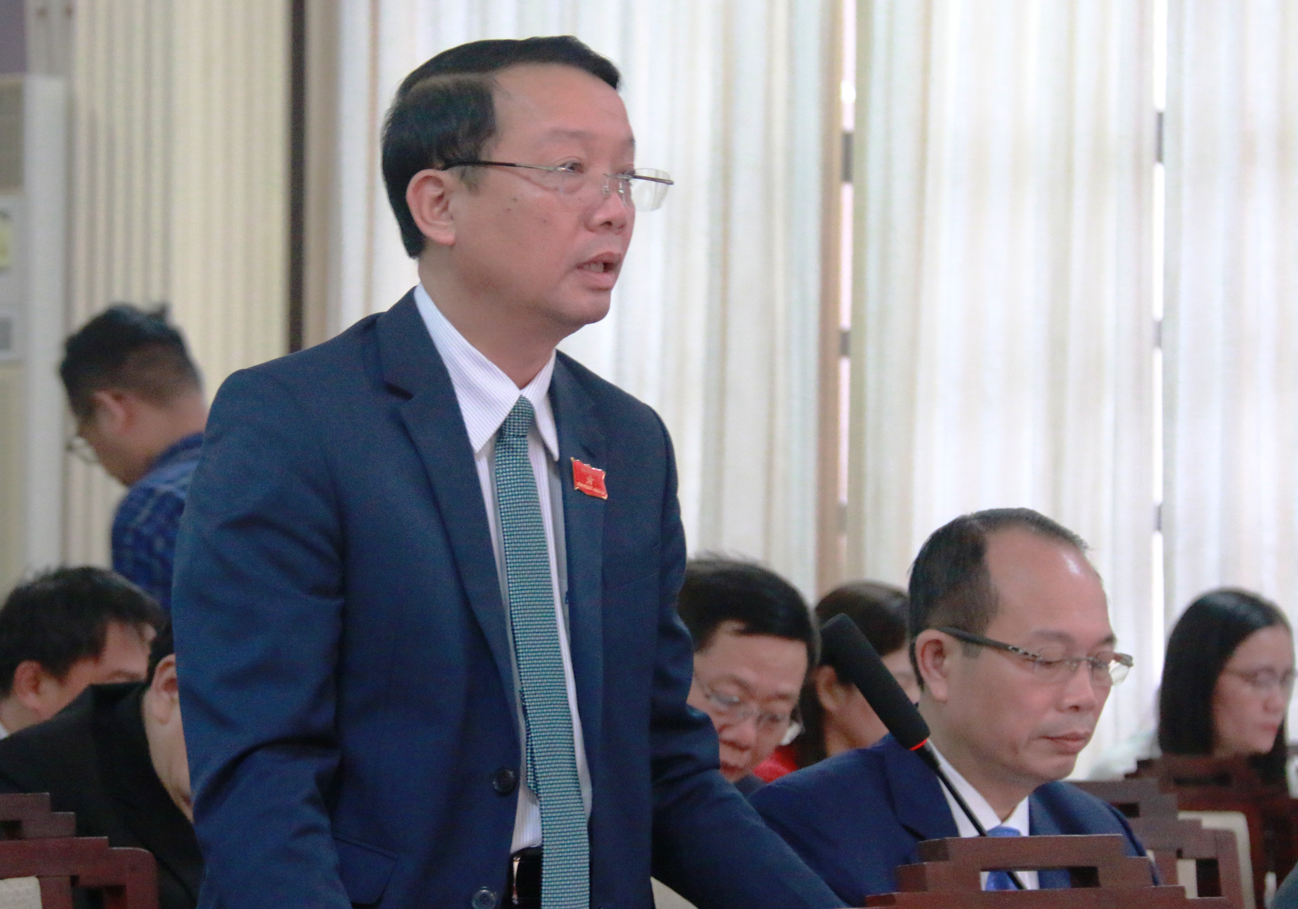 Ưu tiên các giải pháp hoàn thiện hệ thống giáo dục, văn hóa, y tế