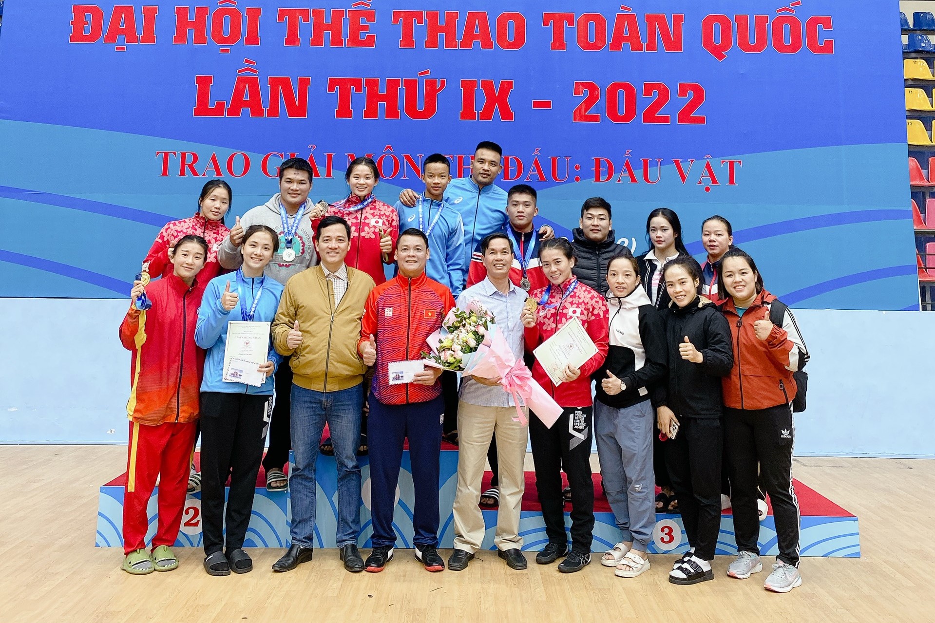 Đoàn thể thao Thừa Thiên Huế đứng Nhất toàn đoàn môn vật tự do