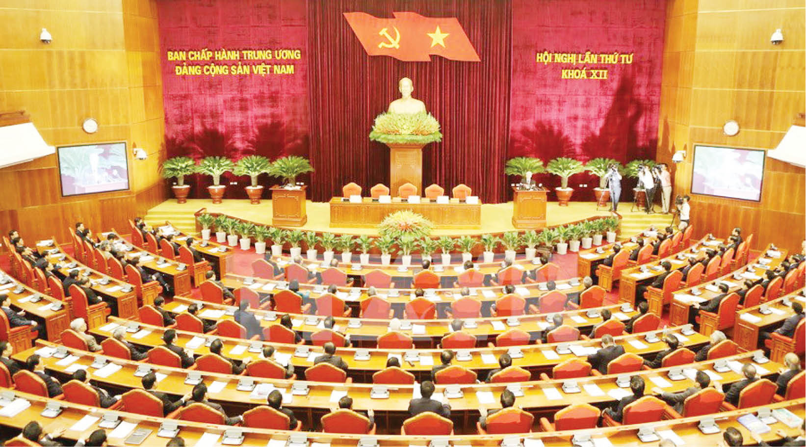 Phê bình, tự phê bình - nguyên tắc sống còn trong sinh hoạt Đảng