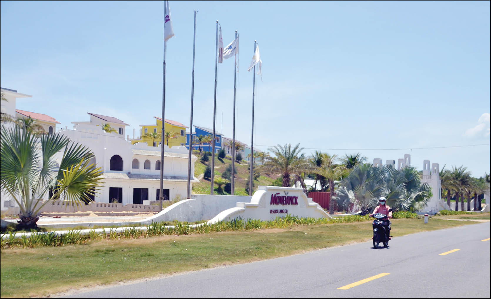 Im ắng tại các công trường du lịch