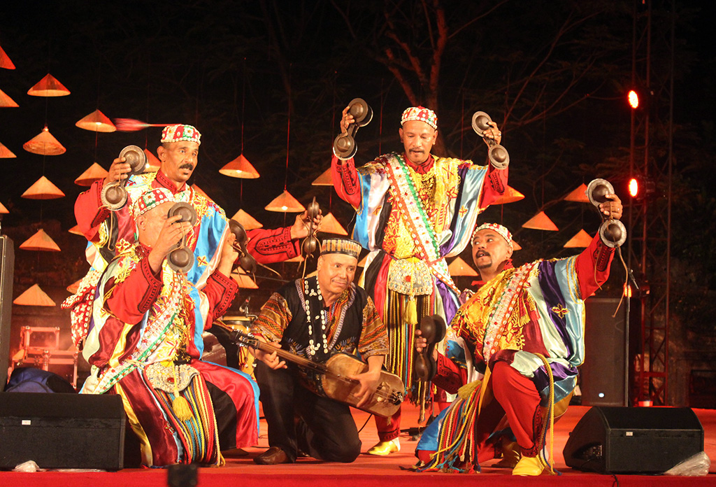 Tìm giải pháp khai thác thị trường khách du lịch vùng Vịnh