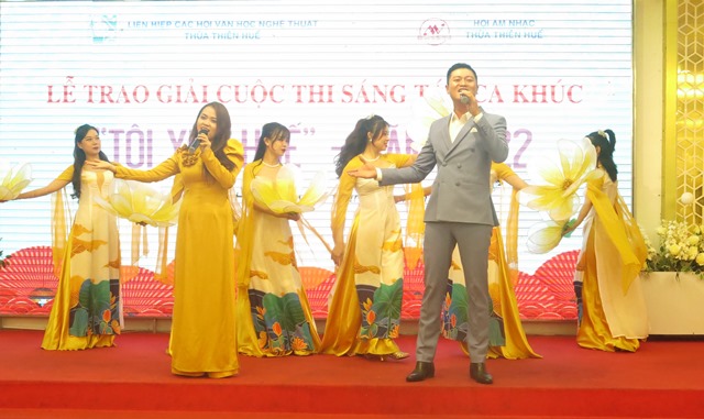 “Thương màu mắt Huế” đạt giải nhất cuộc thi sáng tác ca khúc “Tôi yêu Huế”