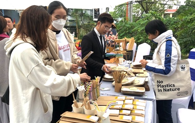 Building and preserving the image of Hue without plastic waste