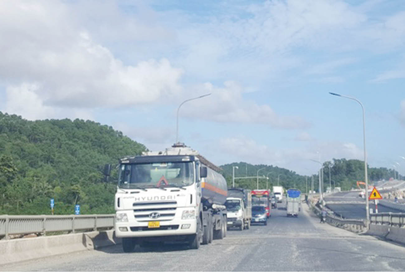 Nỗi lo từ đường tránh Huế