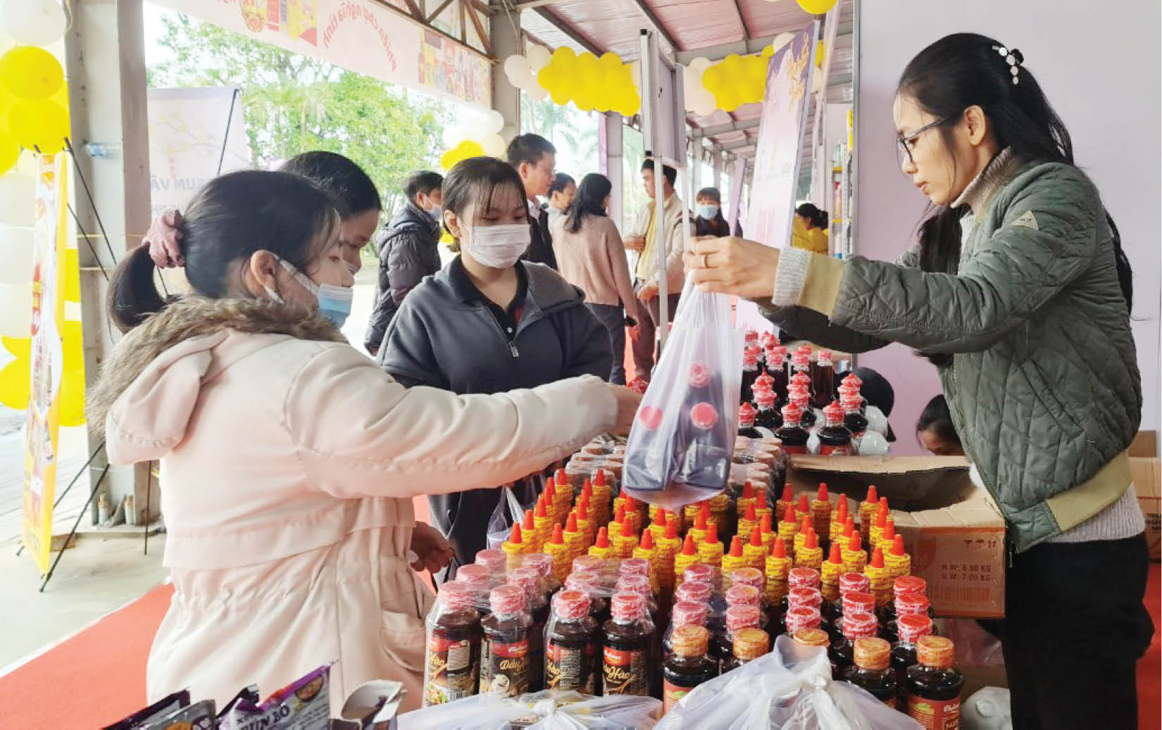 Công nhân thấp thỏm chờ thưởng tết