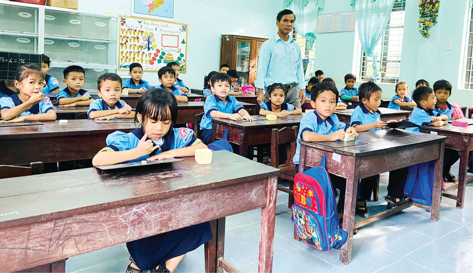 “Sướng cái bụng” khi viết được chữ dân tộc mình