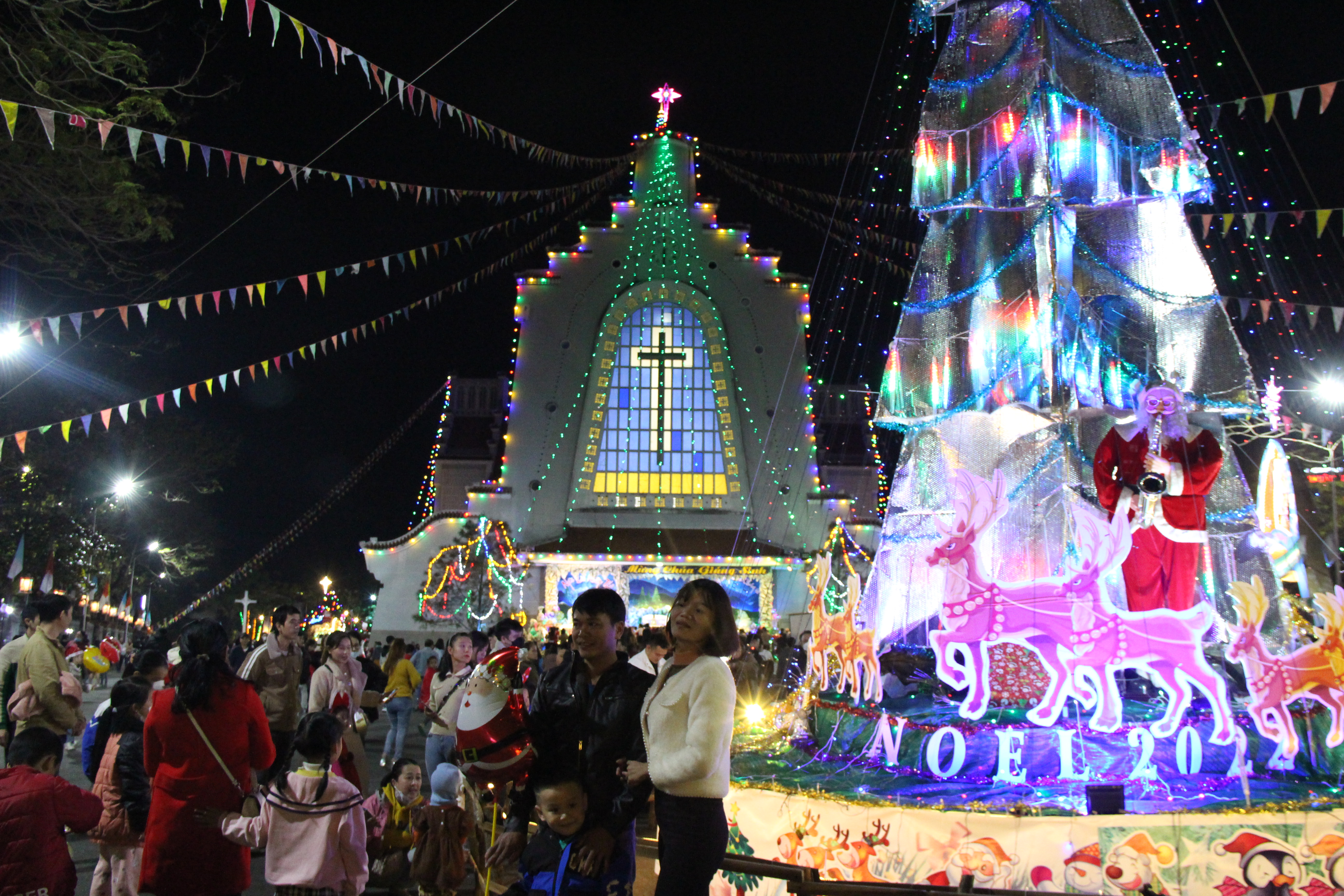 Đón Giáng sinh trong niềm vui hân hoan