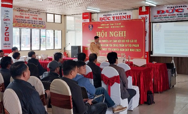 Tăng cường tuần tra, kiểm soát xe ô tô khách dịp Tết Nguyên đán Quý Mão 2023