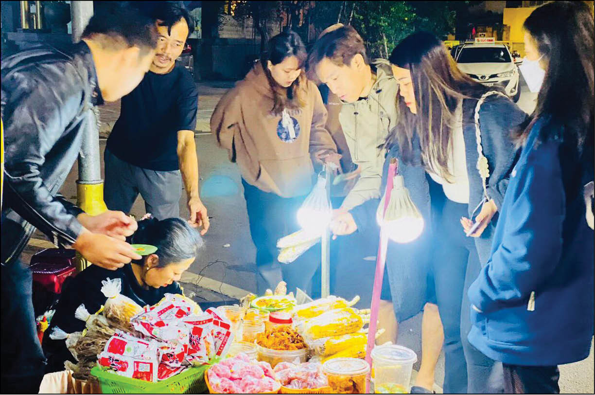 Ẩm thực đêm níu chân du khách