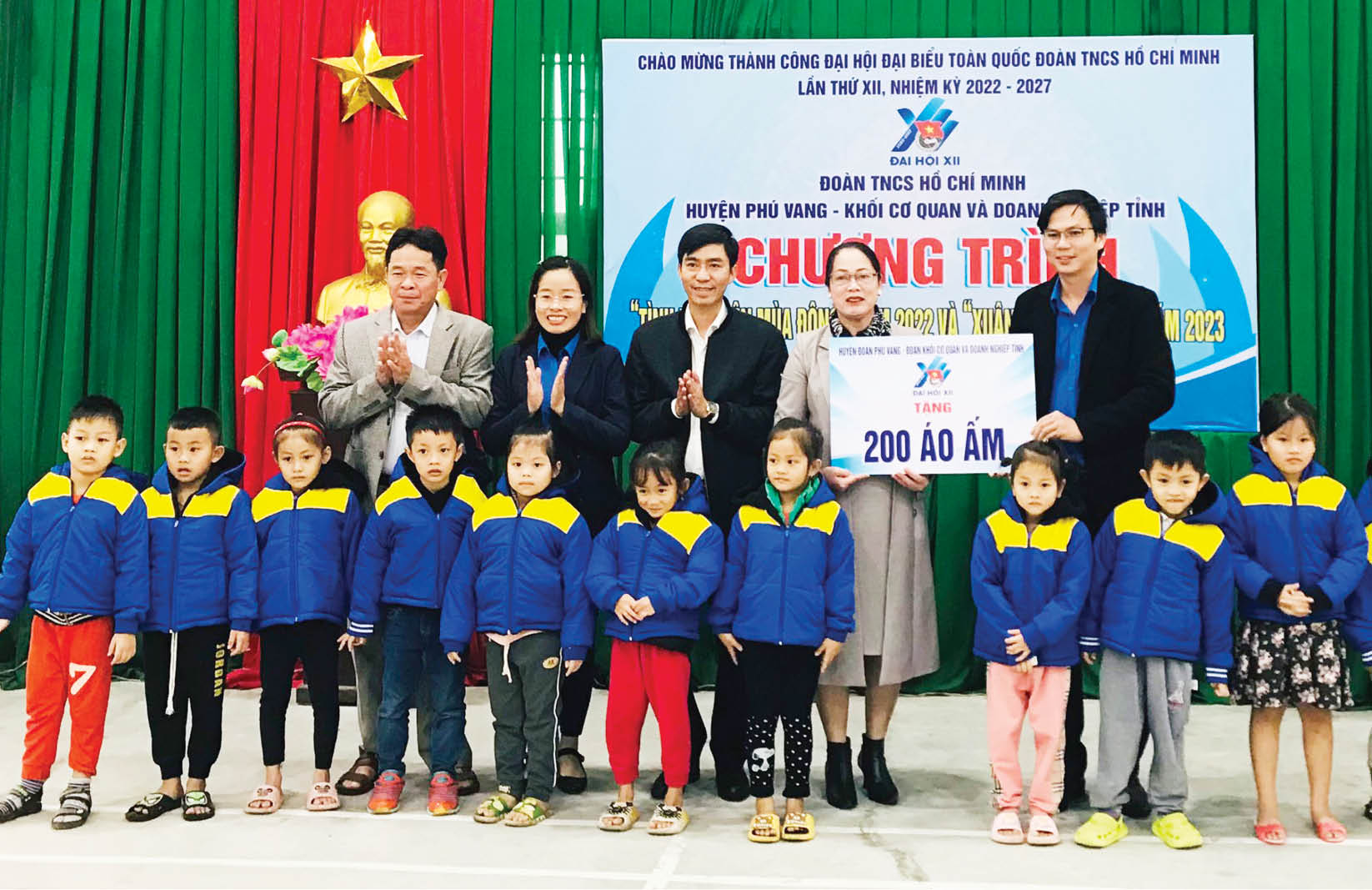 Xung kích xây dựng quê hương