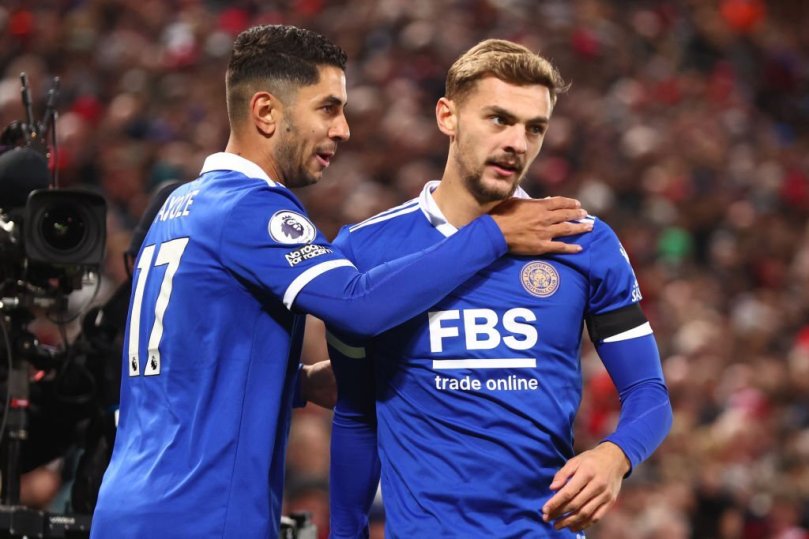 The Kop thắng ngược nhờ cú đúp phản lưới