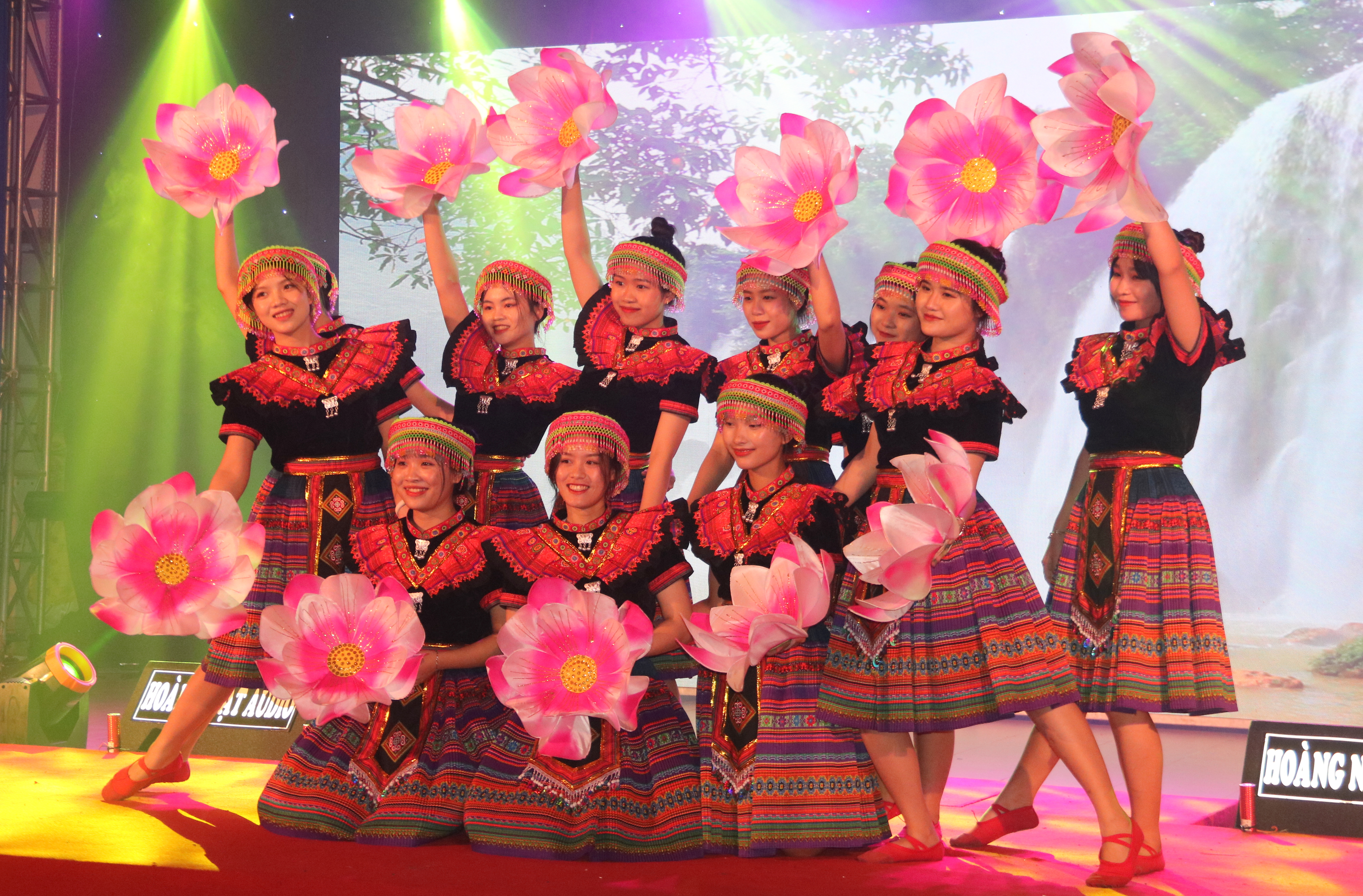 Sinh viên Huế dự thi Nét đẹp giảng đường