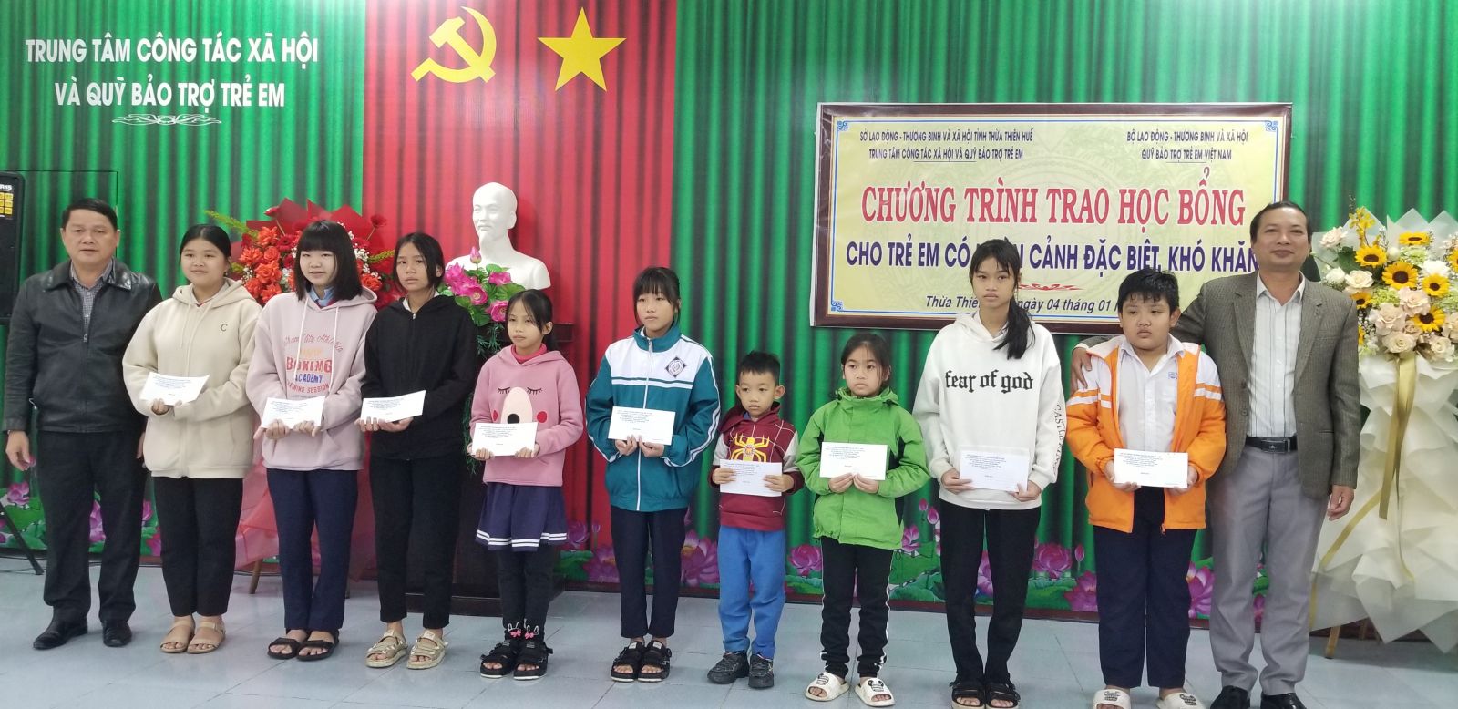 200 scholarships for children in especially difficult circumstances awarded