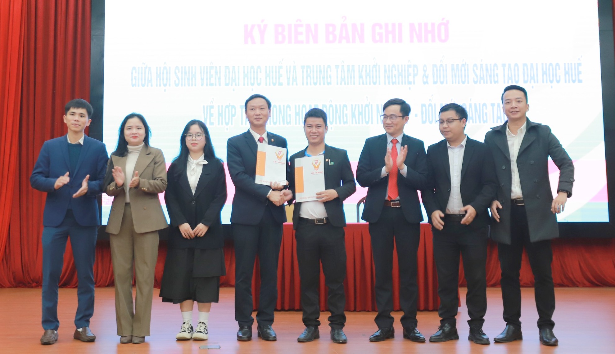 Ký kết hợp tác hỗ trợ sinh viên khởi nghiệp đổi mới sáng tạo