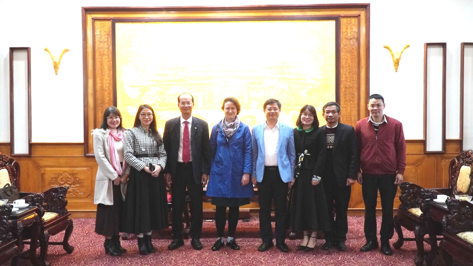 Hậu duệ vua Hàm Nghi chào xã giao lãnh đạo tỉnh