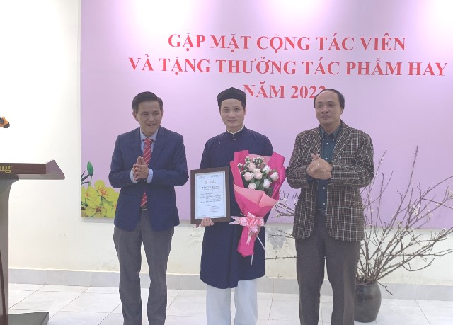 Tặng thưởng tác phẩm hay đăng trên Tạp chí Sông Hương năm 2022