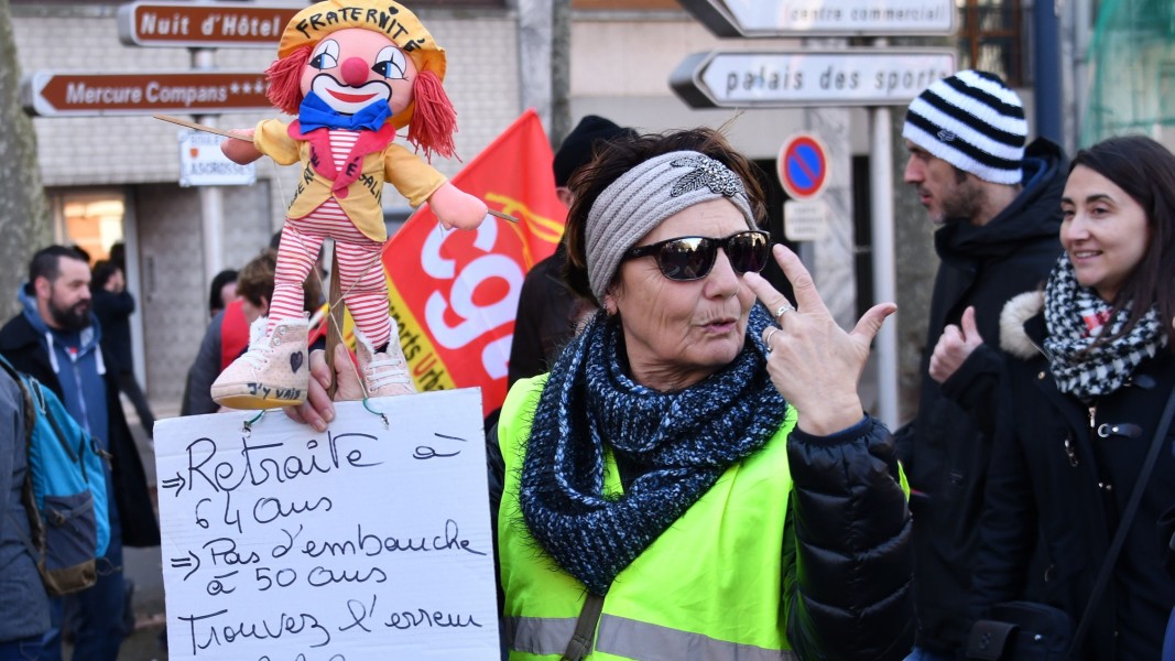 Pháp đề xuất tăng tuổi nghỉ hưu lên 64 tuổi