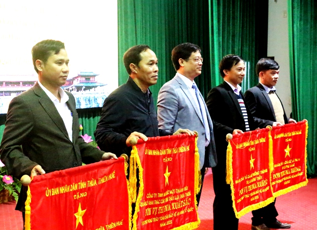 Bộ Công an trao Bằng khen cho các tập thể trong bảo vệ an ninh, phòng, chống tội phạm