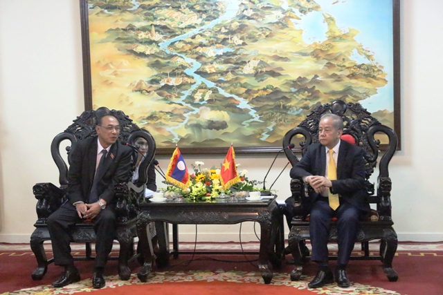 Đoàn công tác tỉnh Sê Kông thăm, chúc tết Tỉnh ủy