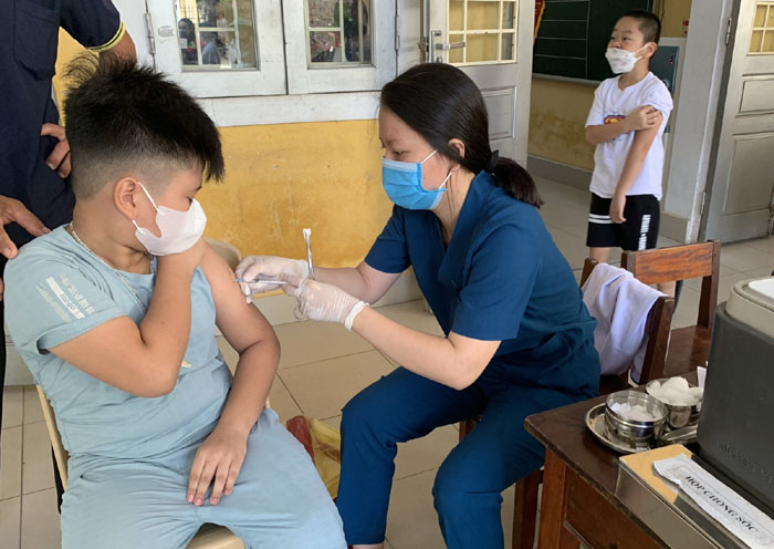 Toàn tỉnh còn hơn 150 000 ngàn mũi vắc-xin COVID-19 cần tiêm nhắc lại