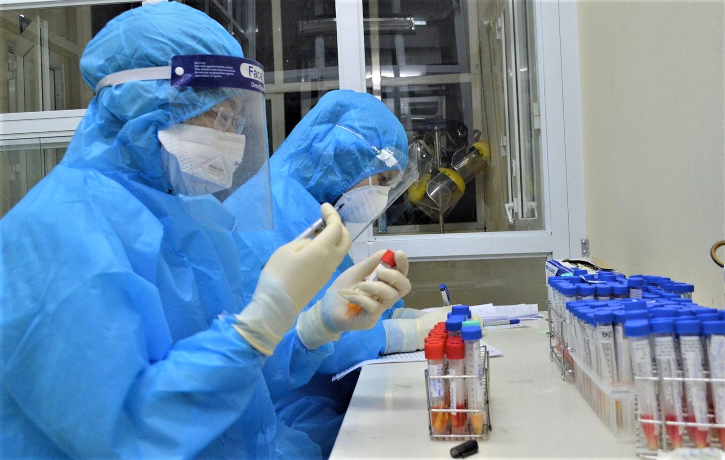 Bộ Y tế Giám sát chặt người nhập cảnh từ khu vực đang bùng phát dịch COVID-19