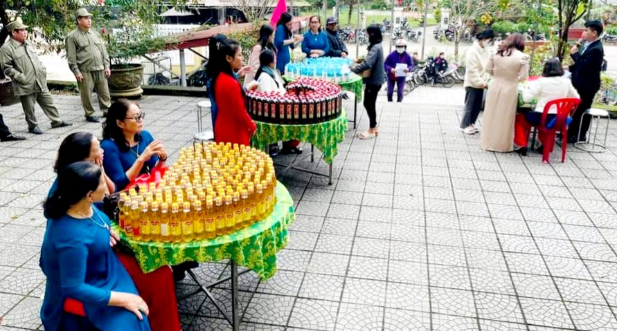 Tổ chức Gian hàng tương thân tương ái cho 112 hộ nghèo