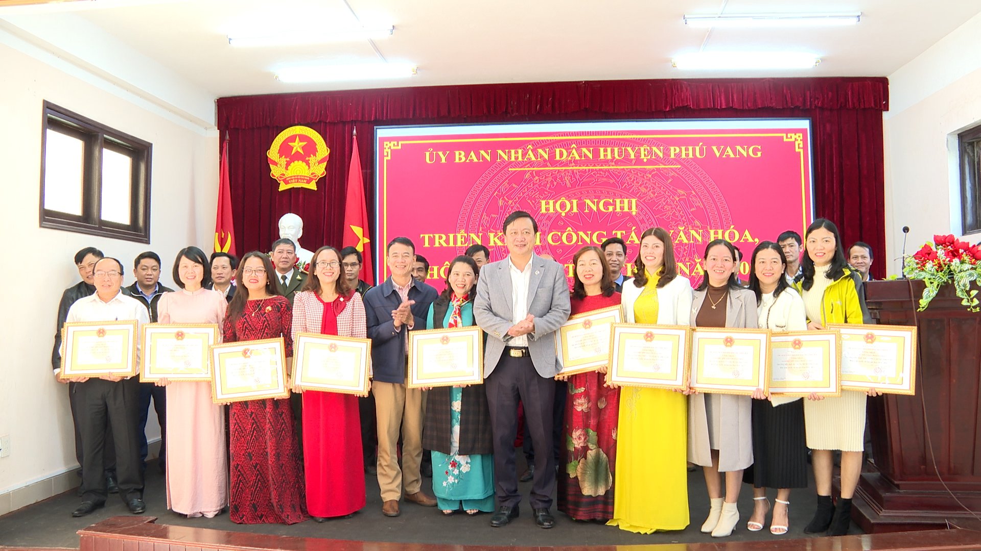 Phú Vang  Khen thưởng các tập thể, cá nhân xuất sắc trong công tác văn hóa-thể thao-du lịch