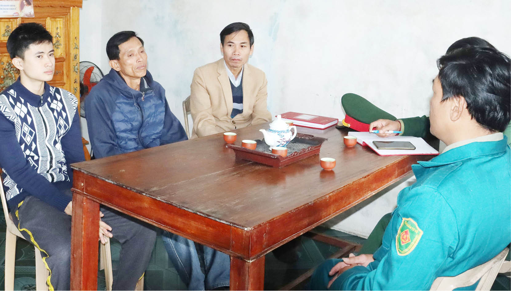 Thâm nhập 3 gặp, 4 biết