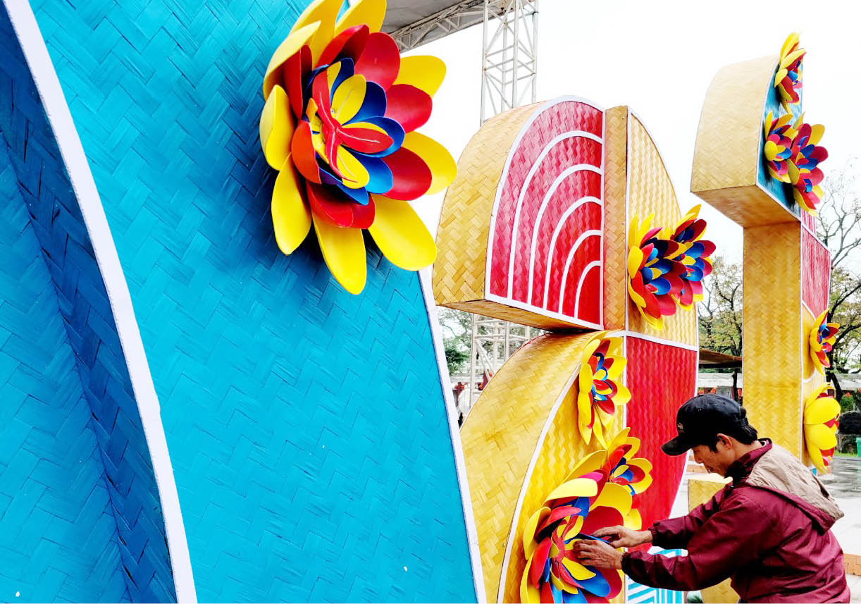 Tô điểm sắc màu tết Huế