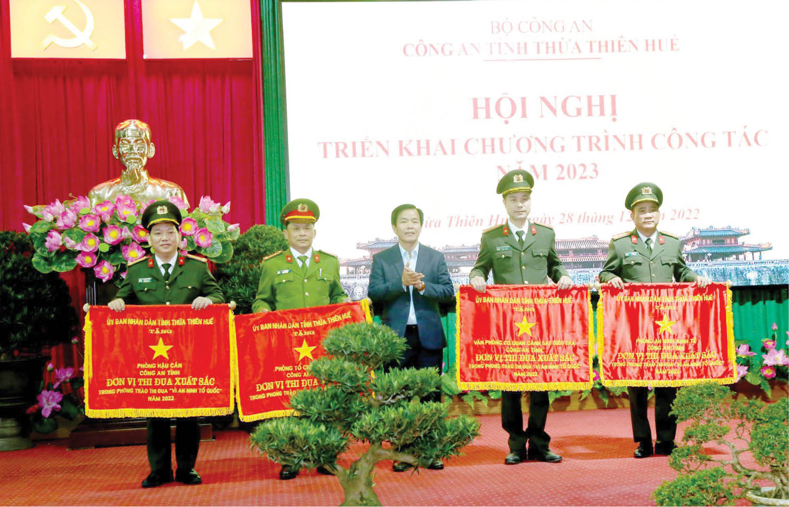 Những người “đi trước, về sau”