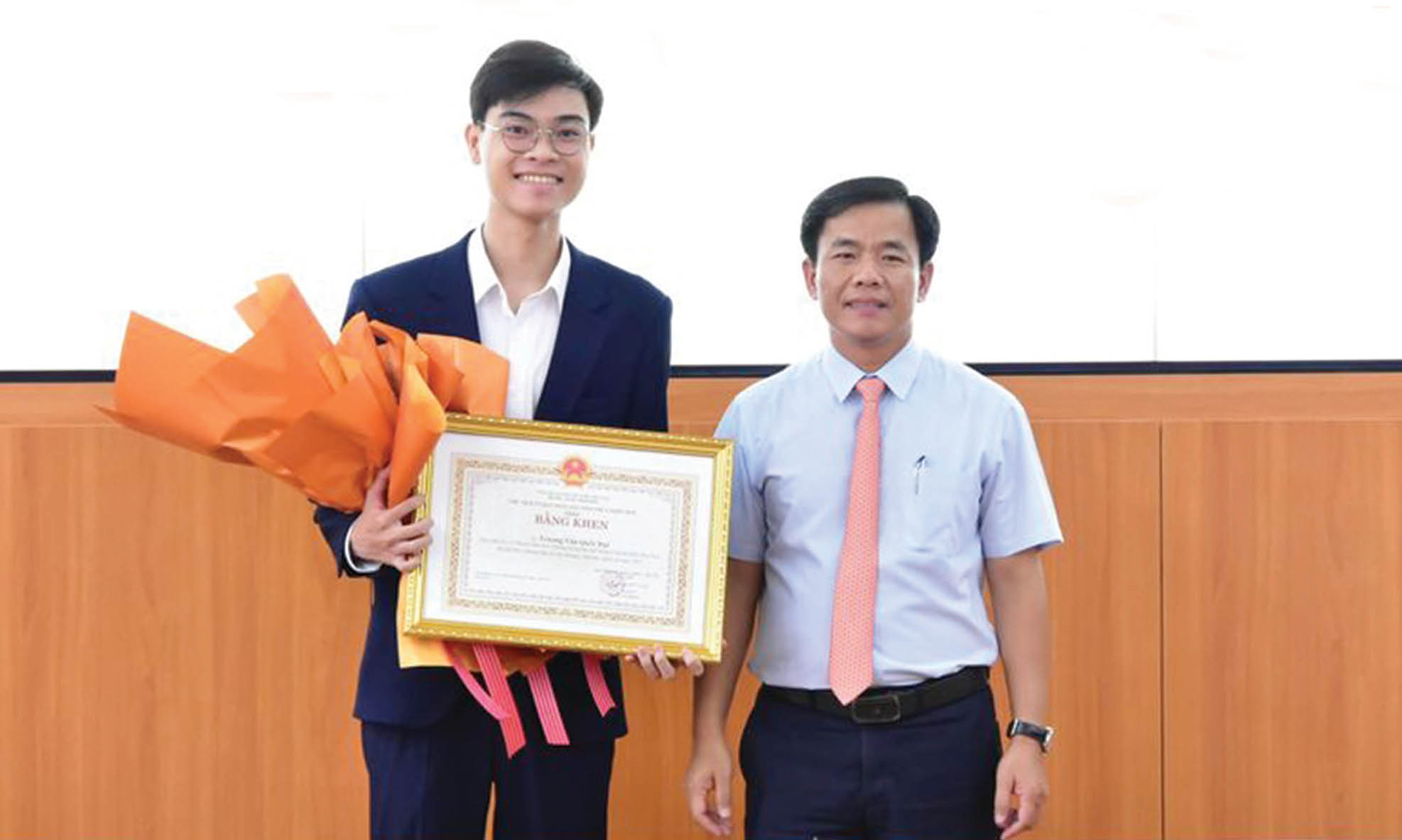 Đằng sau những tấm huy chương