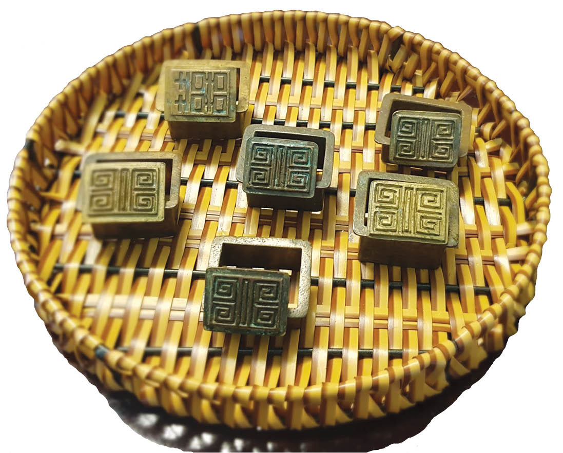 Khuôn bánh trăm tuổi