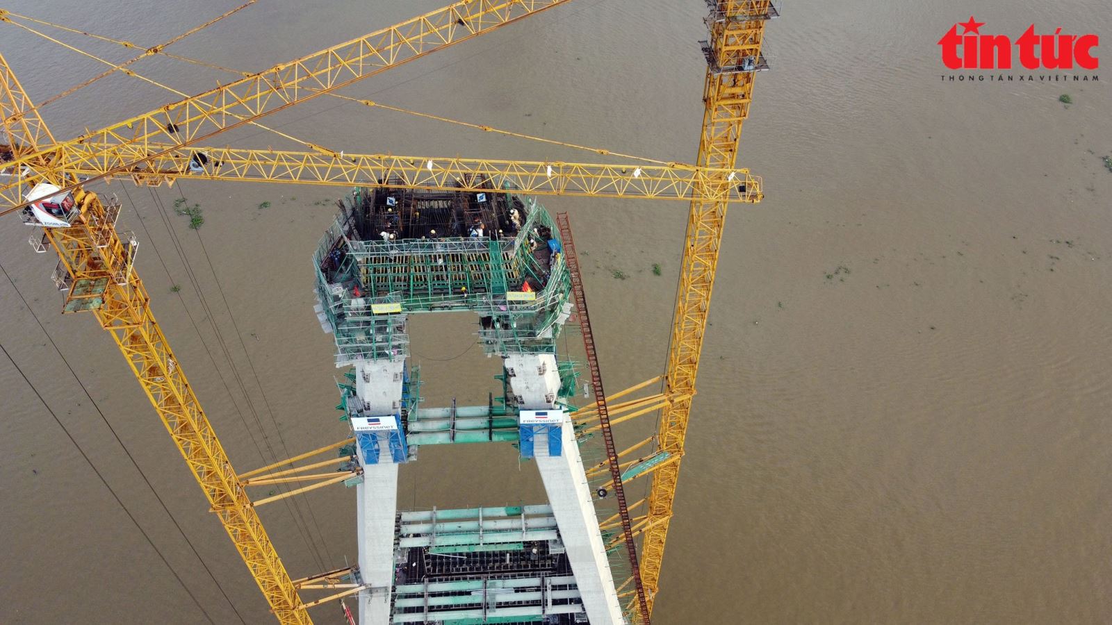 Thi công cao tốc Bắc Nam xuyên Tết