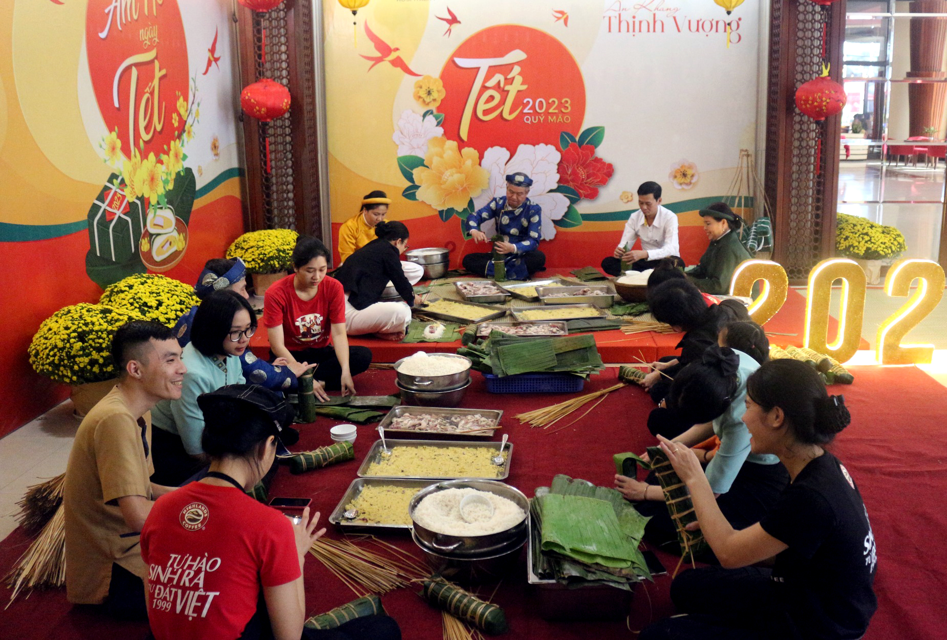 Nhiều dịch vụ hấp dẫn phục vụ khách trong dịp Tết Nguyên đán